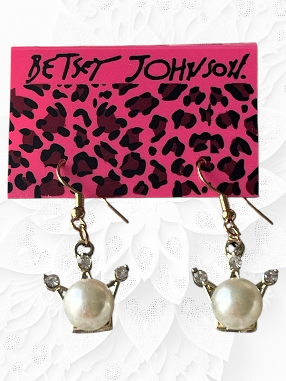 🌸 3/$30 🌸  Betsey Johnson Style - Gold-Tone Crown Pearl Drop Earrings
